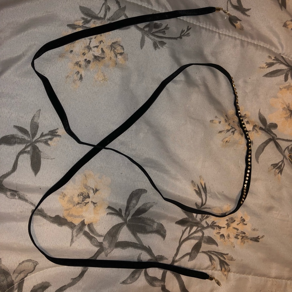 Long Velvet Ribbon Choker!